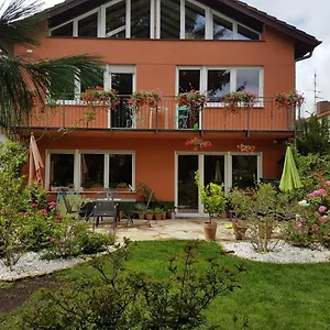 Privatunterkunft Südländische Flair, Neubiberg
